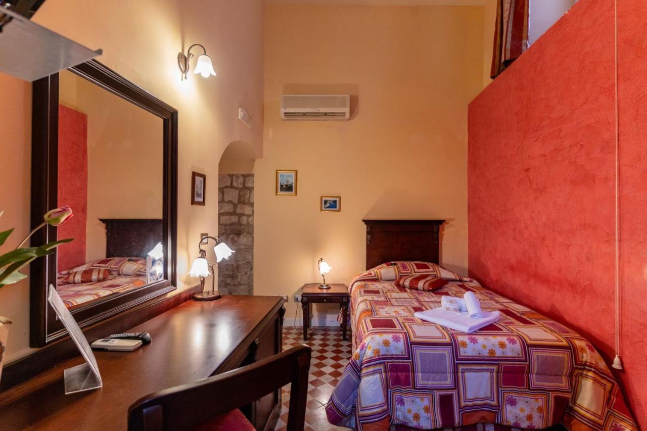Palazzo Il Cavaliere B&B De Charme Modica Rum bild
