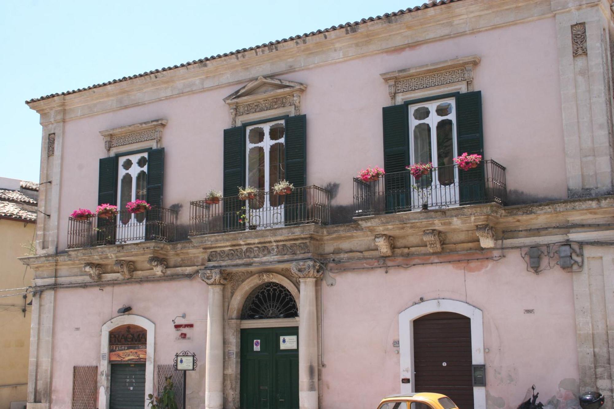 Palazzo Il Cavaliere B&B De Charme Modica Exteriör bild
